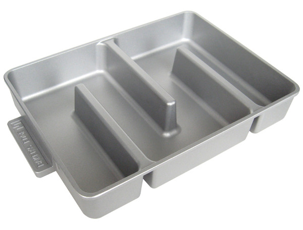 Empty_bakers_edge_brownie_pan-sixhundred