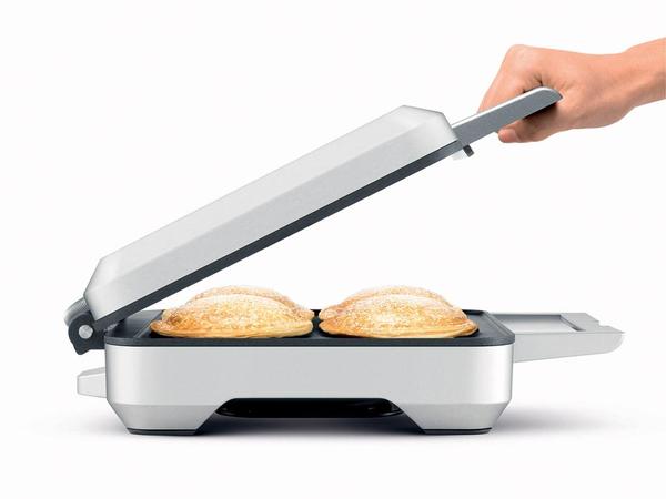 Breville_personal_pie_maker_open-sixhundred