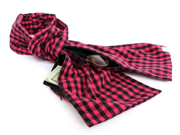 Wintercheck_julian_pocket_scarf_5-sixhundred