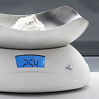 Joseph Joseph Shell Digital Scale White weighing flour