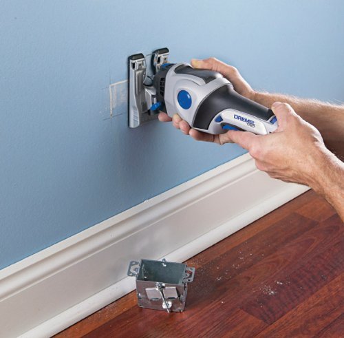 Dremel_trio_cutting_drywall-sixhundred