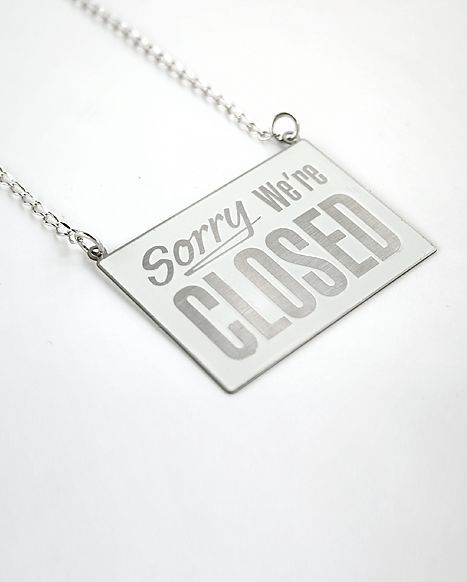 Reversible_sign_necklace_by_design_glut_1-sixhundred