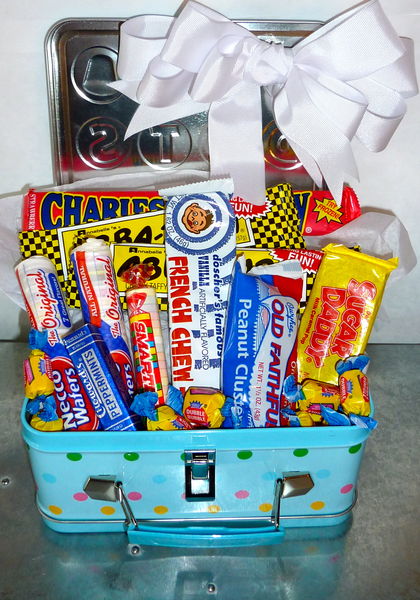 Retro_candy_pail_2-sixhundred