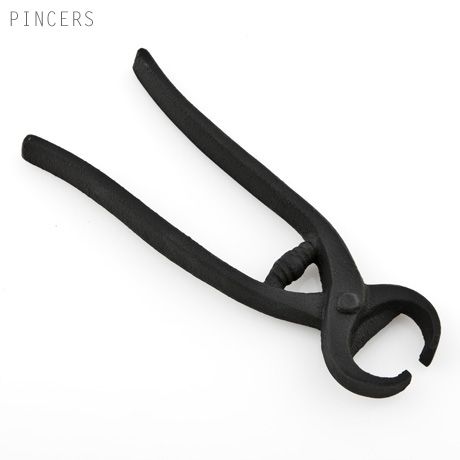Cast_iron_tool_bottle_opener_4-sixhundred