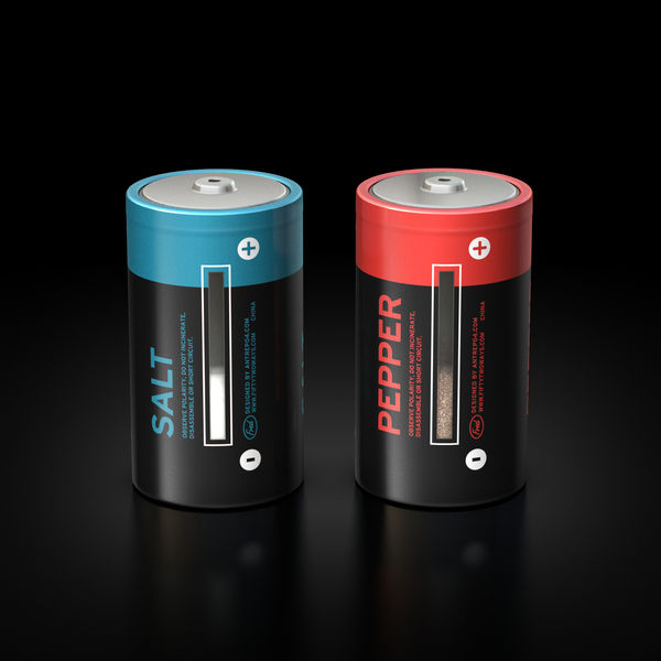 Salt_and_amp_power_shakers_6-sixhundred
