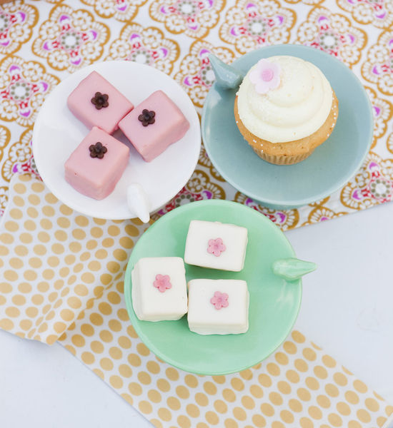 Bird_cupcake_stand_3-sixhundred