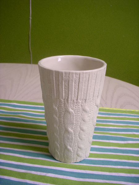 Cable_knit_ceramic_cups_3-sixhundred
