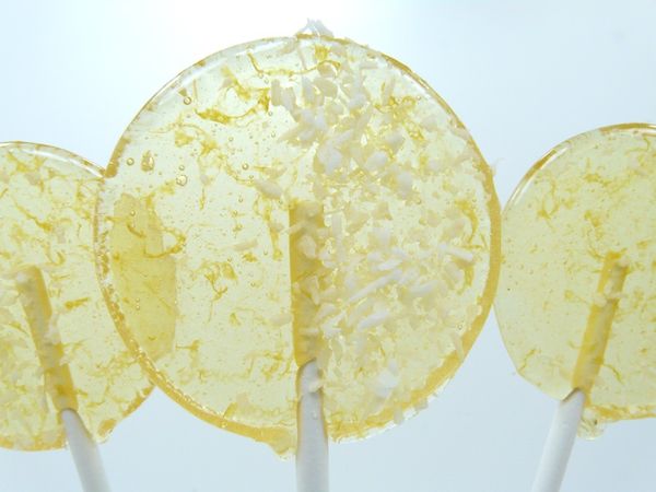 Lollipops_by_the_groovy_baker_3-sixhundred
