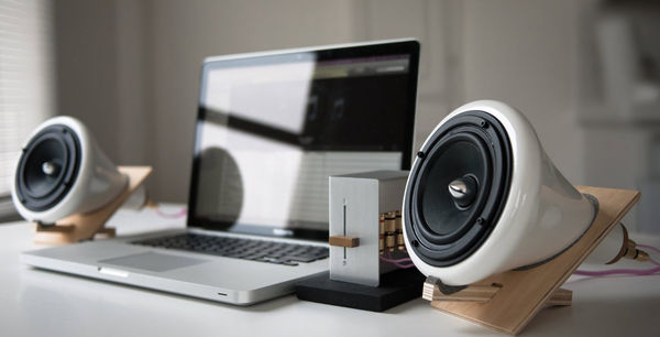 Ceramic_speaker_system_by_joey_roth_3-sixhundred
