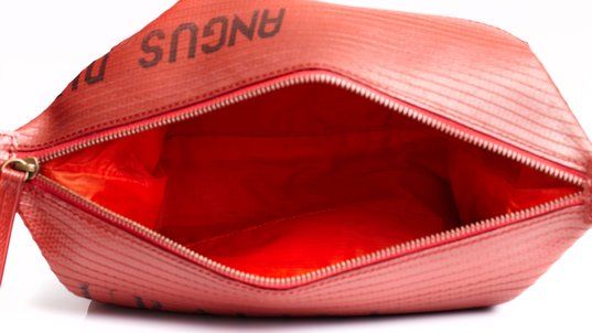 Reclaimed_fire_hose_wash_bag_2-sixhundred