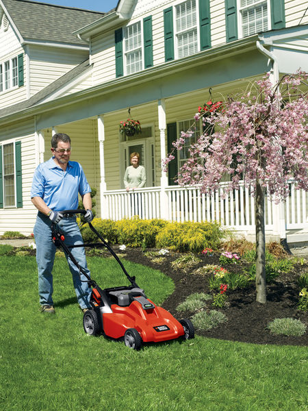 Rechargeable_mulching_bagging_cordless_electric_mower_by_black_and_amp_decker_1-sixhundred