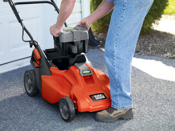 Rechargeable Mulching/Bagging Cordless Electric Mower by Black &amp; Decker 2