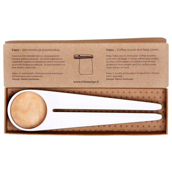 Kapu_coffee_scoop_and_bag_closer_5-sixhundred