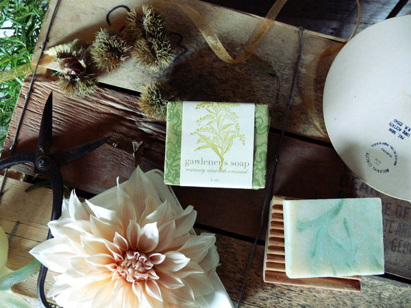 Gardeners_soap_by_saipua_1-sixhundred