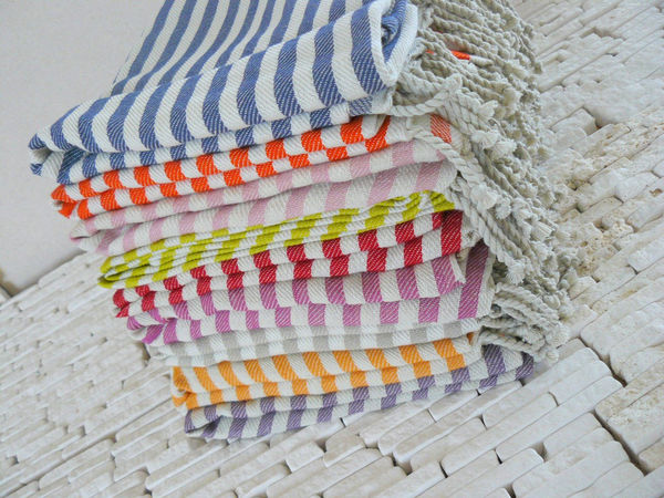 Handwoven_turkish_beach_or_bath_towel_10-sixhundred