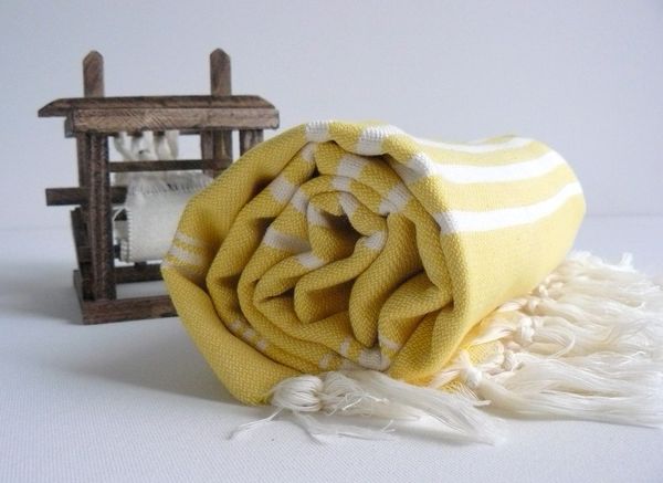 Handwoven_turkish_beach_or_bath_towel_3-sixhundred