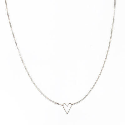 Teenie_necklace_by_jane_hollinger_2-sixhundred