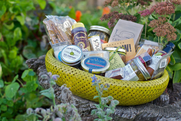 Flavor of Portland Deluxe Artisan Gift Basket 4