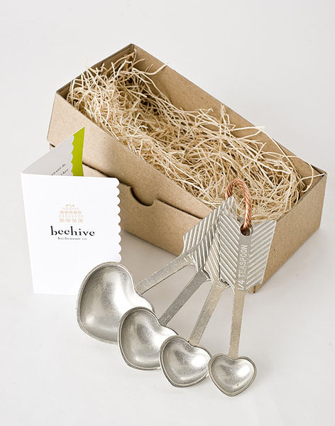 Beehive_heart_measuring_spoons_3-sixhundred