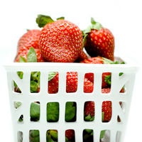 Porcelain Farmers Market Basket By Roost 22
