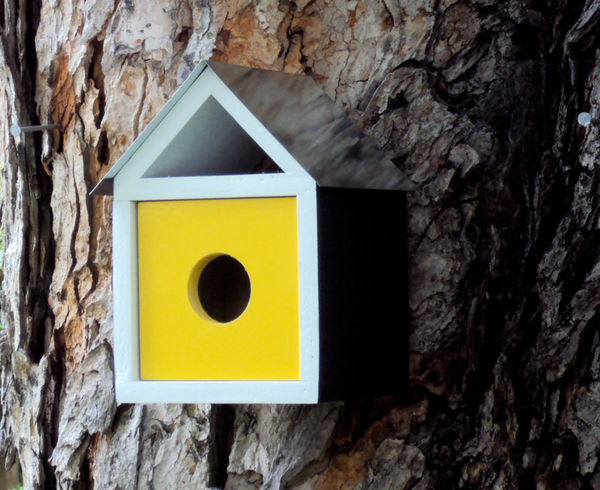 Trio_of_mid_century_modern_birdhouses_2-sixhundred