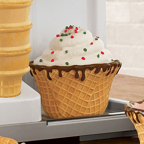 Waffle_cone_bowls_2-sixhundred