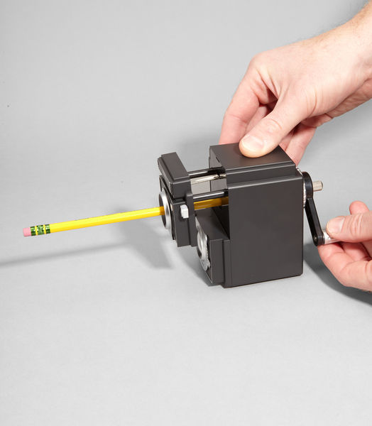 Vintage_camera_pencil_sharpener_3-sixhundred