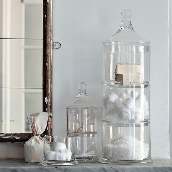 Stacked_apothecary_jars_1-sixhundred