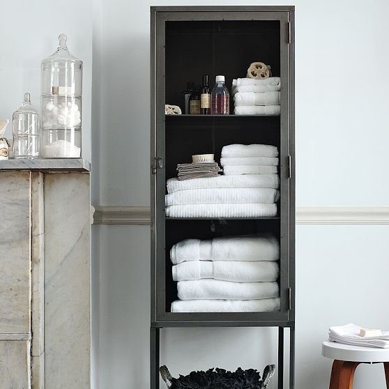 Stacked_apothecary_jars_3-sixhundred