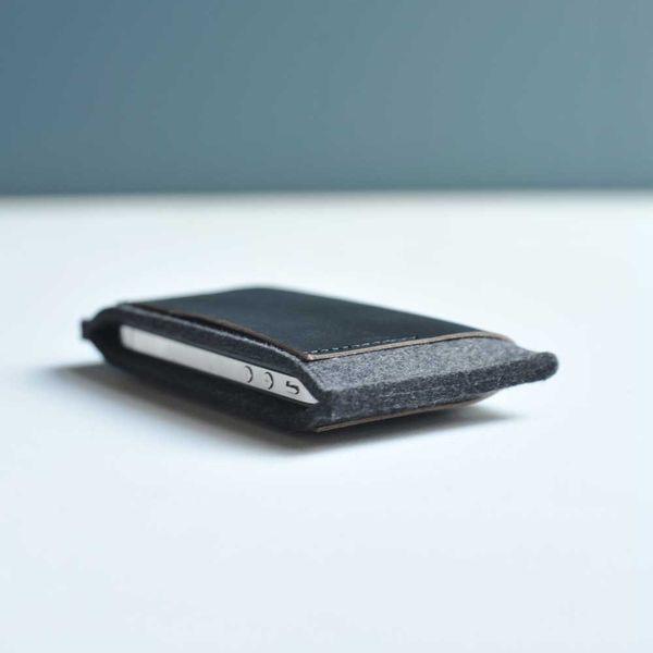 Iphone_wallet_by_byrd_and_amp_belle_3-sixhundred