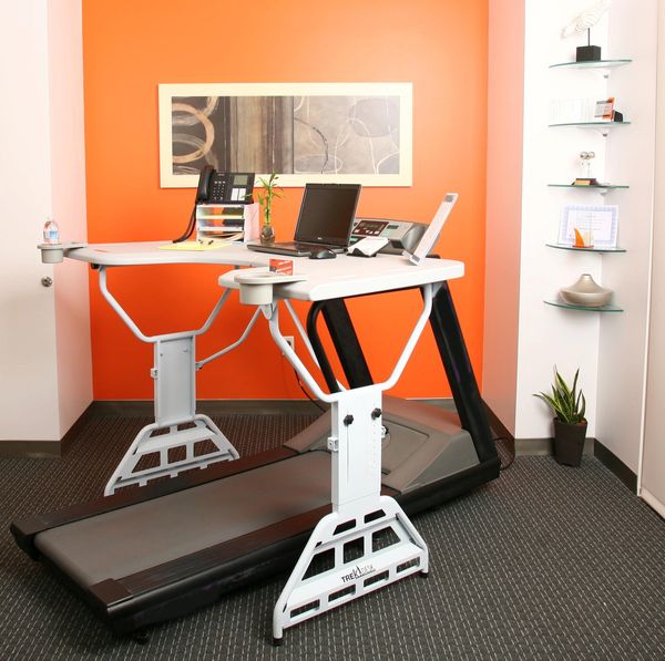 Trekdesk_treadmill_desk_10-sixhundred