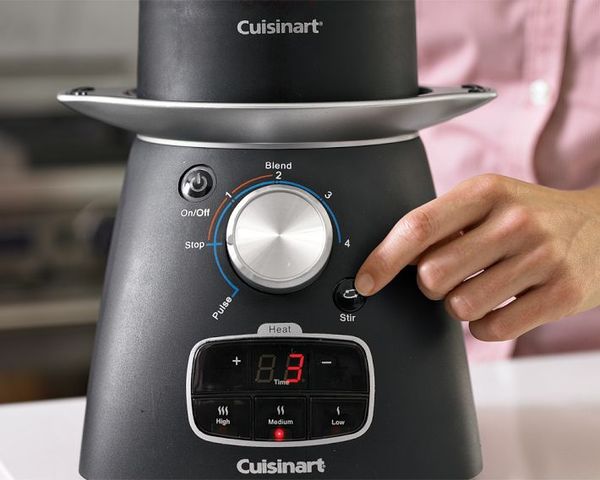Cuisinart_blend_and_cook_soup_maker_9-sixhundred