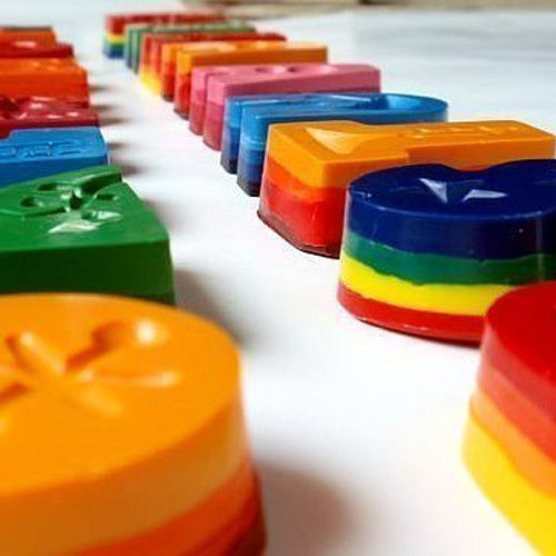 Alphabet_crayons_set_of_26_3-sixhundred