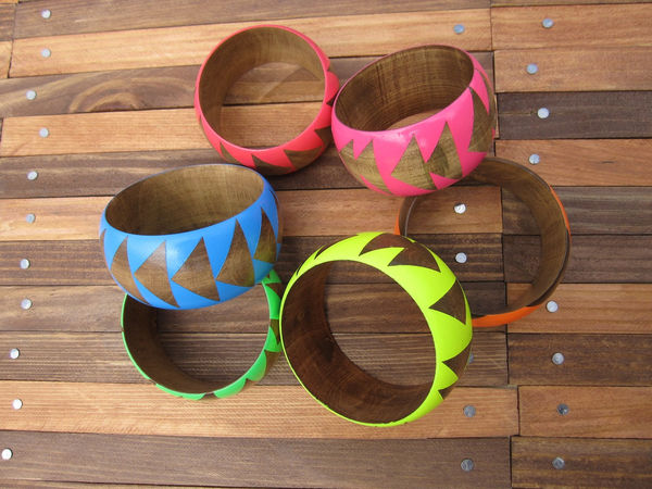 Stained_wood_bangles_by_voz_5-sixhundred
