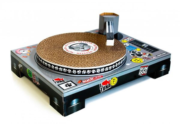 Cat_scratch_turntable_4-sixhundred