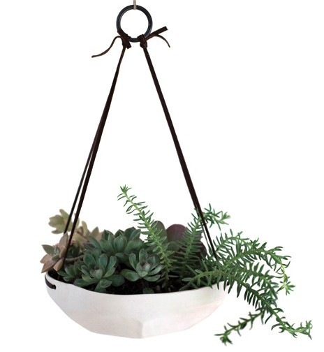 Pigeon_toe_ceramics_faceted_hanging_tray-1-sixhundred