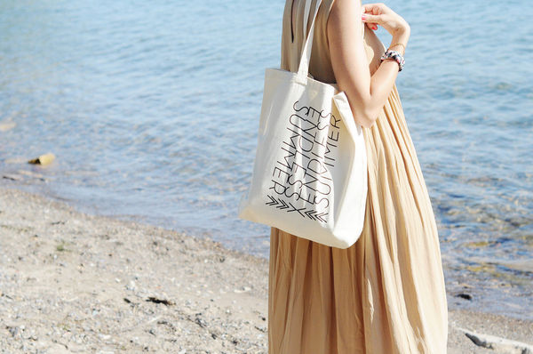 Endless_summer_tote_by_fieldguided_3-sixhundred