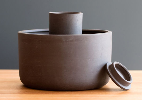 Self-watering_planter_by_joey_roth_5-sixhundred