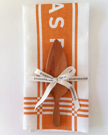 Easy_as_pie_tea_towel_gift_set_by_studiopatr_3-sixhundred