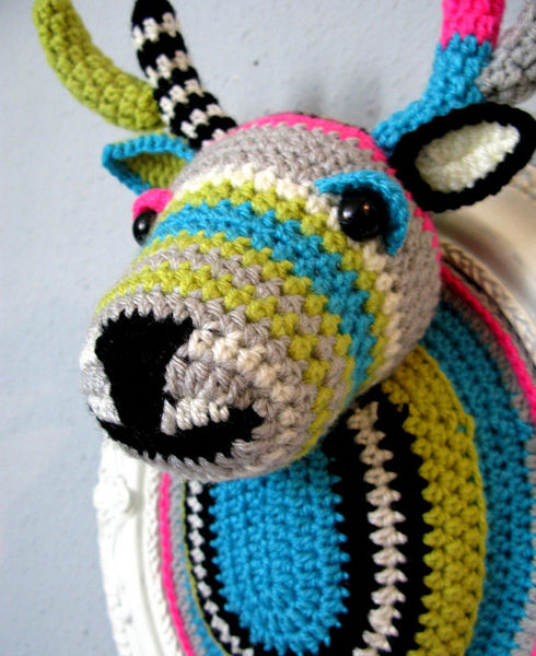 Crocheted_faux_taxidermy_by_manafka_mina_2-sixhundred