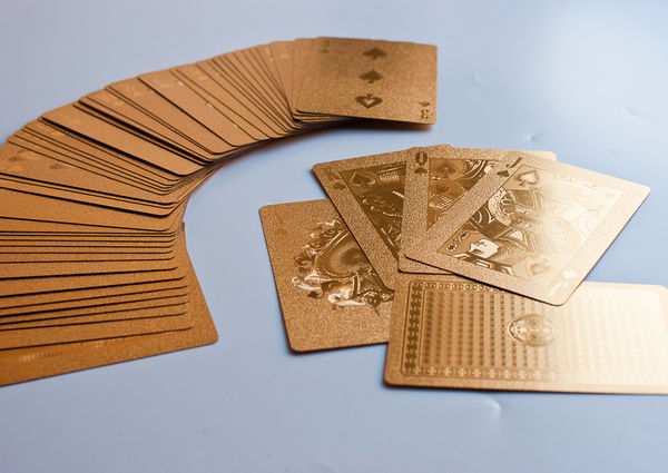 Gold_playing_cards_10-sixhundred