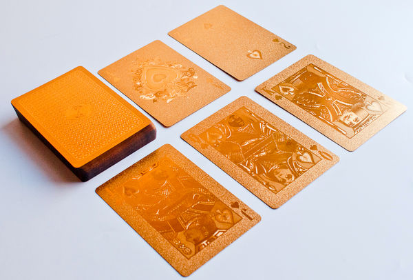 Gold_playing_cards_8-sixhundred