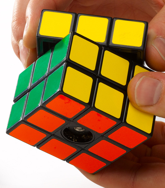 Rubiks_cube_salt_and_pepper_mills_detail-sixhundred