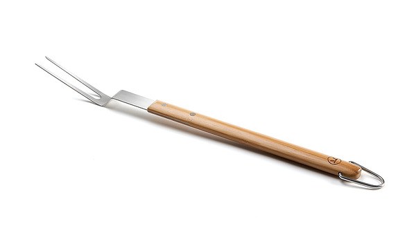 Outset_verde_recycled_stainless_steel_and_bamboo_grilling_fork-sixhundred