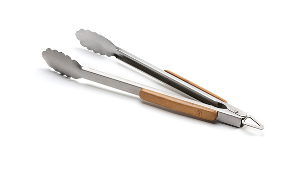 Outset_verde_recycled_stainless_steel_and_bamboo_grilling_locking_tongs-sixhundred