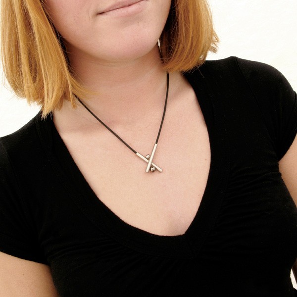 Basic_stix_and_stones_necklace_by_lichen_studio_on_woman-sixhundred