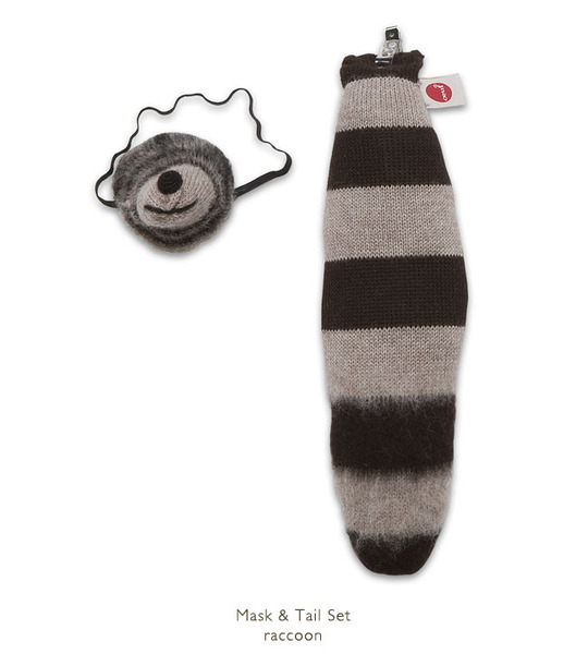Oeuf_mask_and_tail_set_raccoon-sixhundred
