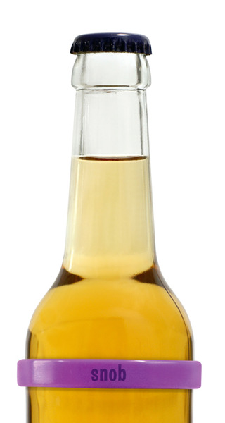 Fred_purple_beer_band_drink_marker_on_a_beer_bottle-sixhundred