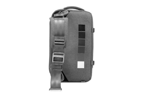 Incase_ari_marcopoulos_camera_bag_bottom_view-sixhundred