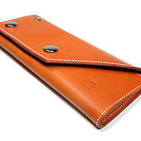 Tanner_goods_workman_wallet_side_view-twohundred
